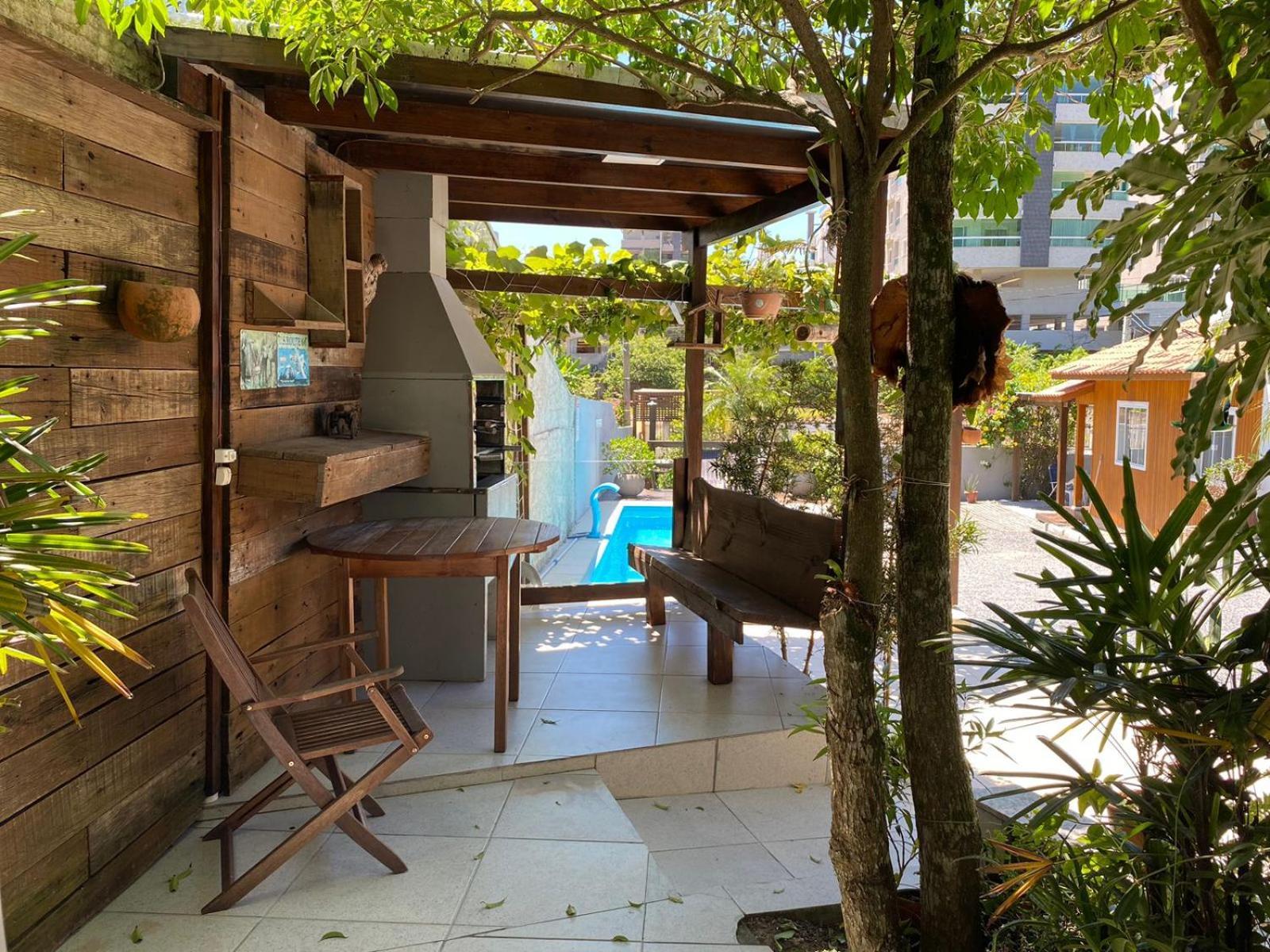 Residencial Com Piscina Possui Jacuzzi Aquecida Com Hidromassagem Villa Bombinhas Exterior photo