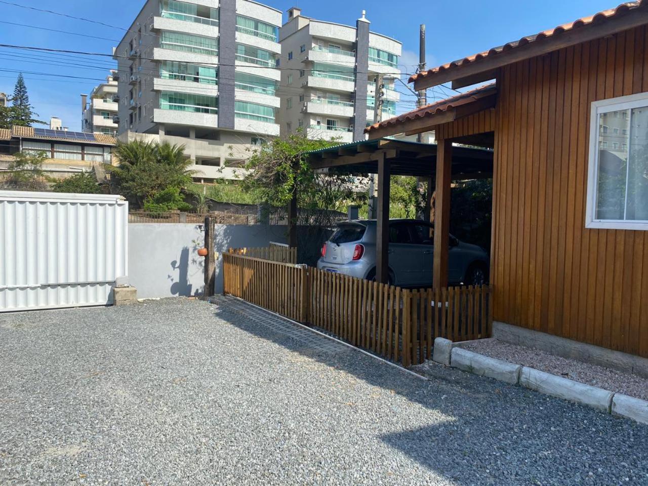 Residencial Com Piscina Possui Jacuzzi Aquecida Com Hidromassagem Villa Bombinhas Exterior photo
