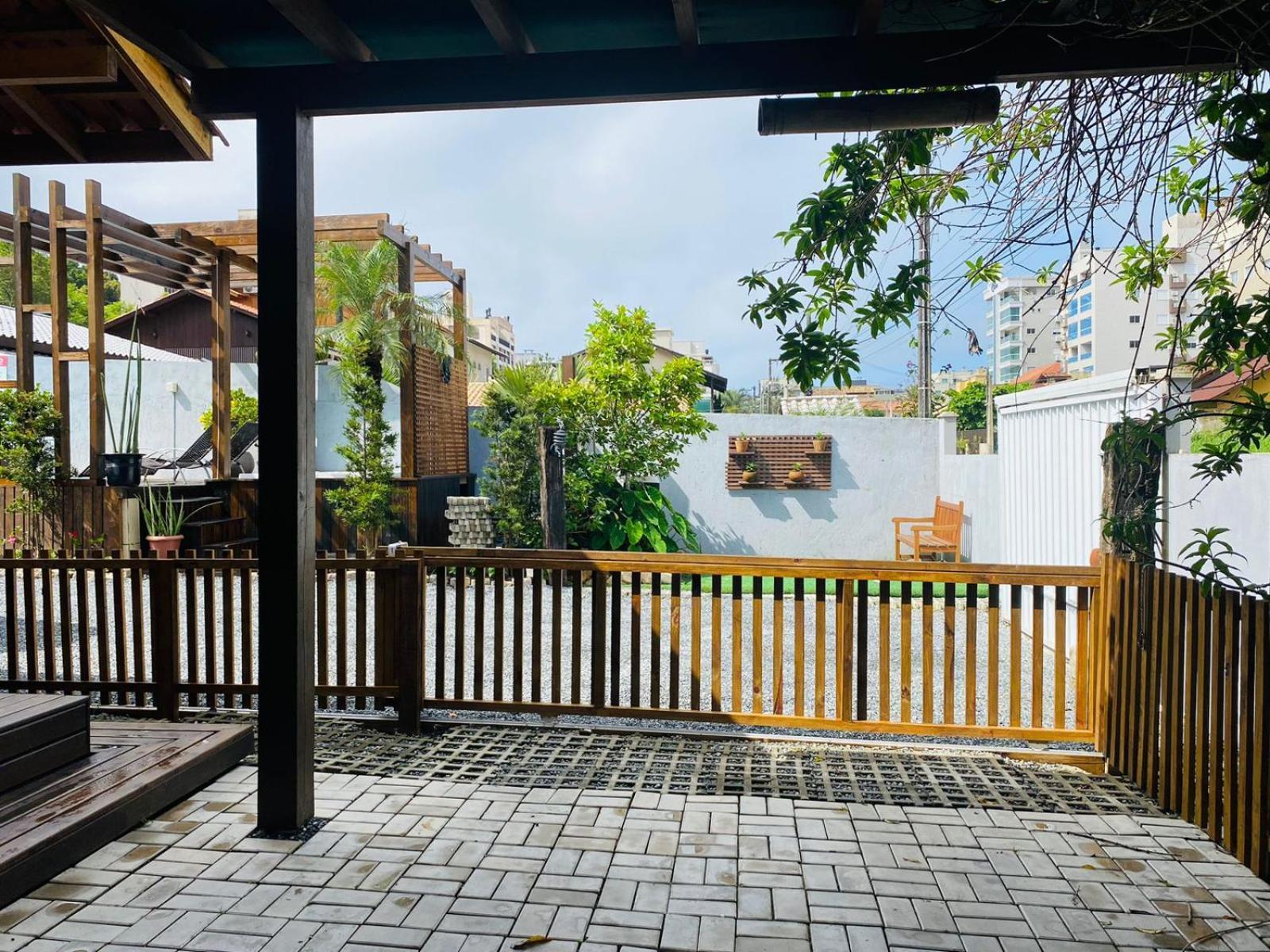 Residencial Com Piscina Possui Jacuzzi Aquecida Com Hidromassagem Villa Bombinhas Exterior photo